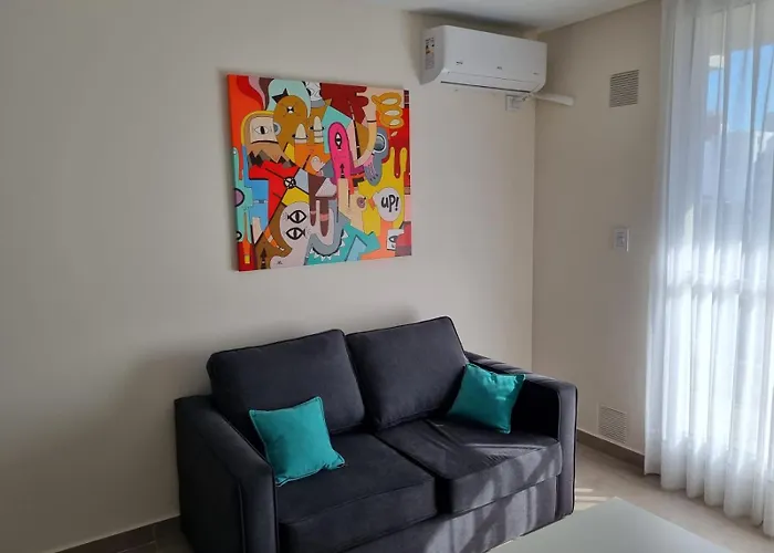 Nuevo, Bellisimo, Confort Y Muy Amplio - 2 Dormitorios, Uno En Suite - 2 Banos Y Pileta !!